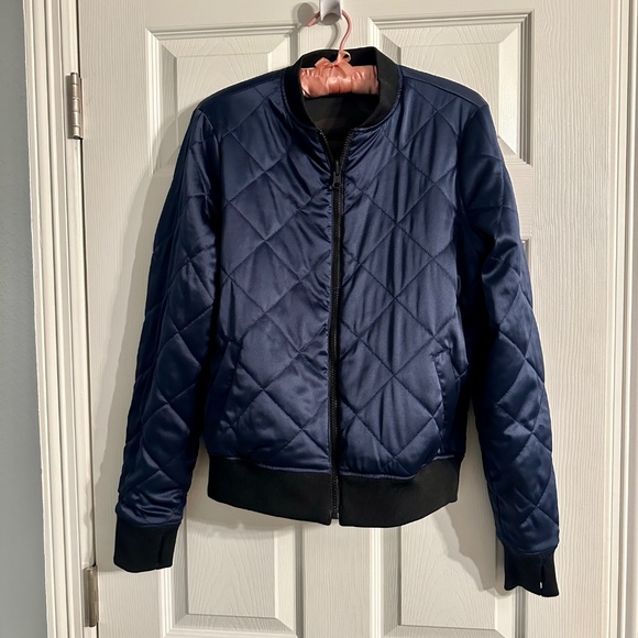 Evereve Reversible Camo Bomber Jacket – XS (Fits XS–S) – $179 MSRP – Thumbholes! - Picture 5 of 6